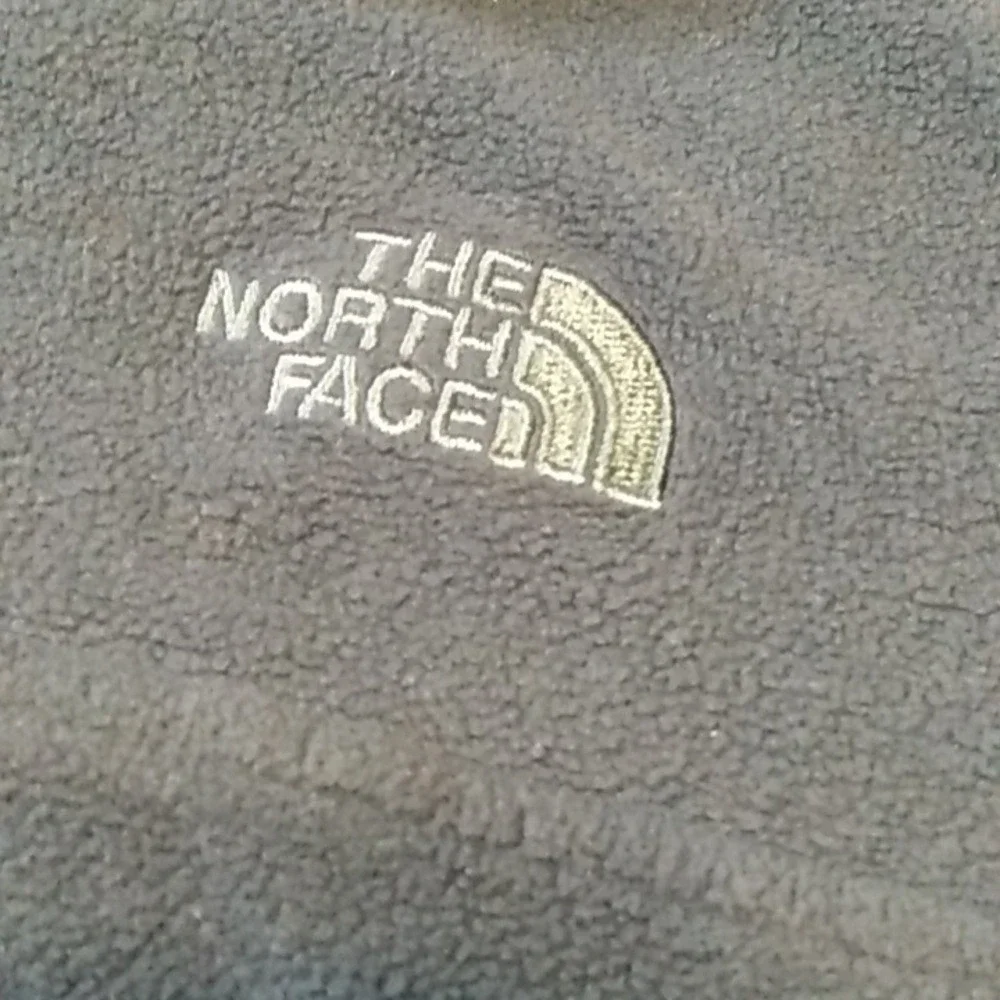 The North Face Black Fleeced 1/4 zip-up Sweater XL